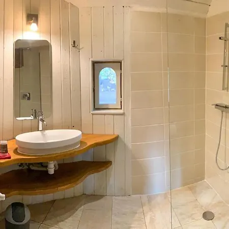 Le Patio Du Château De * Thanvillé