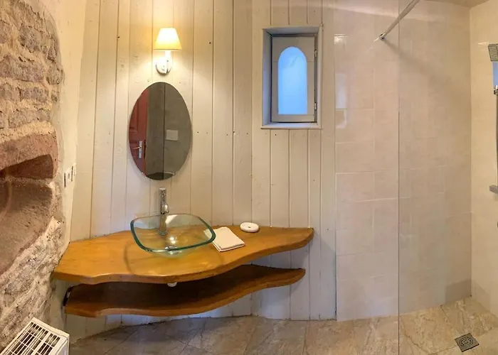 Le Patio Du Chateau De *