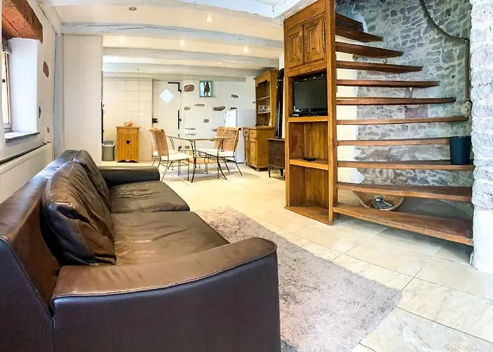 Le Patio Du Chateau De *