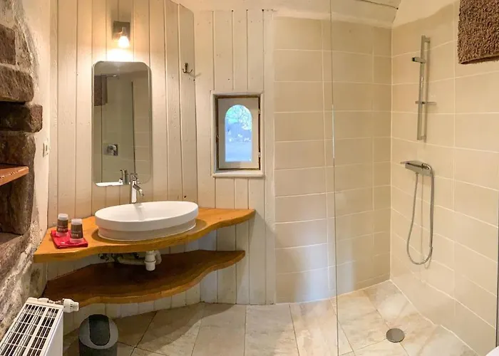 Le Patio Du Chateau De * Thanvillé